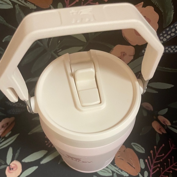 Stanley 40oz Ice Flow - Picture 3 of 3